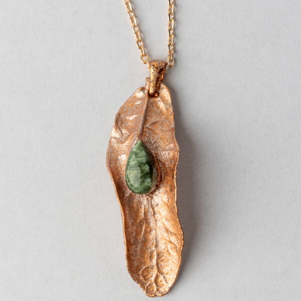 tilia, lípa, kámen, gem, necklace, náhrdelník, originální šperky, original jewel, jewellery, leafinside, galvanoplastika, copper, best gift, dárek, na valentýna, vánoční dárek, stylový šperk, šperk, madeira collection, madeira ring