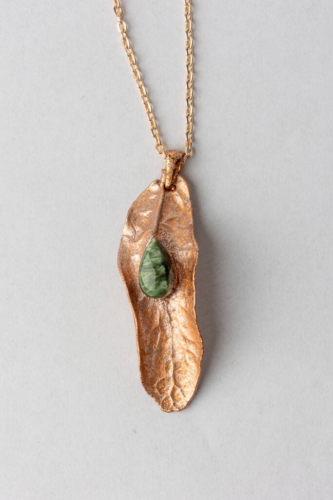 tilia, lípa, kámen, gem, necklace, náhrdelník, originální šperky, original jewel, jewellery, leafinside, galvanoplastika, copper, best gift, dárek, na valentýna, vánoční dárek, stylový šperk, šperk, madeira collection, madeira ring